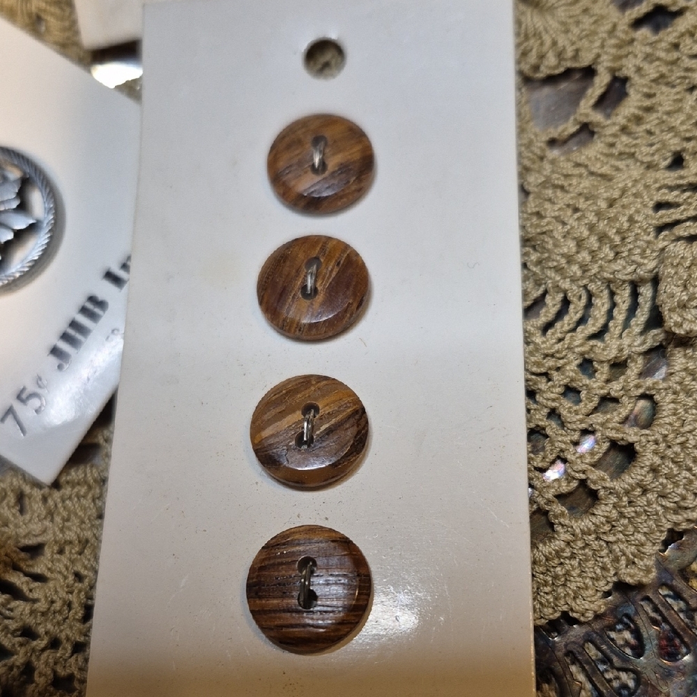 Assorted Vintage Button Collection - Picture 5 of 12